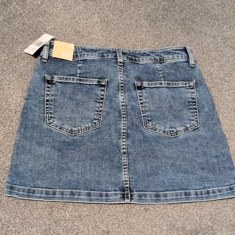 NWT Kut from the Kloth Zoe Denim Mini Skirt Size 6 - Picture 4 of 7